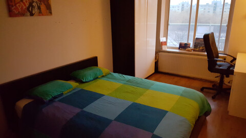 De slaapkamer, ook op het zuiden.